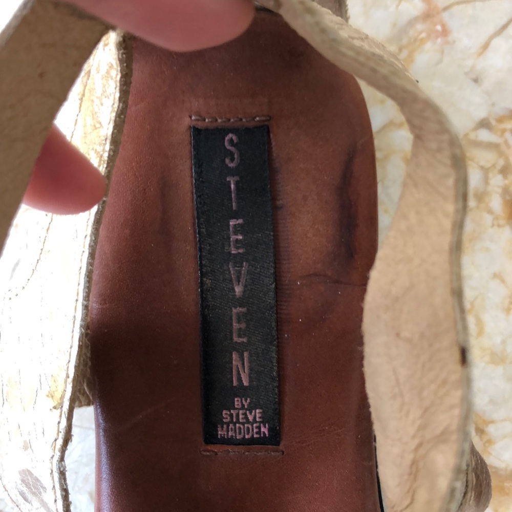 Steven by Steve Madden sandals, size 6 gold - Picture 4 of 6